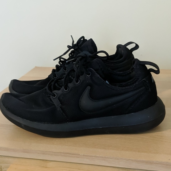 Nike Shoes - All Black Nike Roshe One